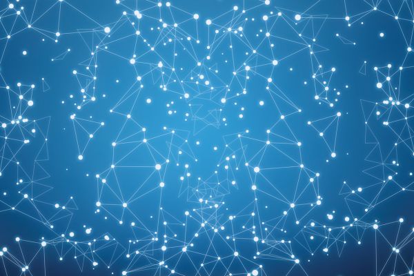 La storia di Symbolics.com: un'azienda pioniera per la storia Ogni passo avanti nella tecnologia ha radici nella storia. Ci fa apprezzare come l'innovazione e l'adattamento al cambiamento siano cruciali per il successo, e ci fa riflettere su come il mondo di oggi sarebbe diverso senza quel primo passo del 15 marzo 1985. Symbolics Inc. era un'azienda specializzata in computer che operava negli Usa, principalmente nella zona di Cambridge, Massachusetts. La loro attenzione si concentrava su computer di alta gamma per utenti commerciali e governativi. Nel 1984, la società si rese conto che l'Internet sarebbe diventata una presenza importante nel mondo dell'informatica, e iniziò a cercare un modo per inserirsi in quella nuova realtà. Anniversari e primo dominio di livello superiore Il 15 marzo 1985, Symbolics.com fu ufficialmente registrato come il primo dominio di livello superiore di Internet. Questo evento storico ha segnato l'inizio della diffusione di Internet in tutto il mondo e ha cambiato per sempre il modo in cui le persone comunicano e condividono informazioni. Oggi, Symbolics.com esiste ancora, anche se l'azienda originale ha chiuso i battenti per bancarotta nel 1996. Il sito web ospita ora una collezione di informazioni storiche sulle prime fasi di Internet, e rappresenta un'importante risorsa per chiunque sia interessato alla storia della tecnologia. Sebbene l'anniversario di Symbolics.com non sia molto conosciuto, rappresenta un momento cruciale nella storia della tecnologia. Il primo dominio di Internet ha aperto la strada a un mondo di informazioni e connessioni globali, e la sua importanza non può essere sottovalutata. Ogni volta che digitiamo un indirizzo web nella barra degli indirizzi, stiamo utilizzando una tecnologia che ha avuto inizio 36 anni fa con Symbolics.com.