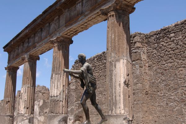 Pompei la rassegna estiva del Theatrum Mundum è sospesa per mancanza di fondi