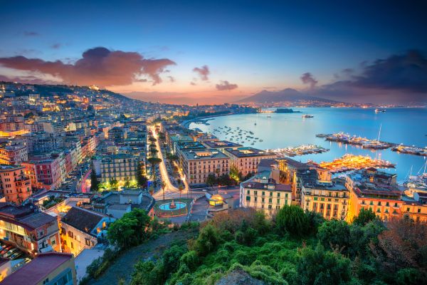 Il mare bagna Napoli una mostra di Paolo La Motta a Capodichino