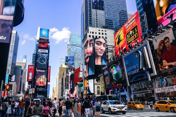 Sex and the city torna Samantha in un cameo dello spin-off della serie