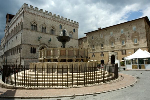 Nero Perugino Burri una mostra sotto il segno del colore nero