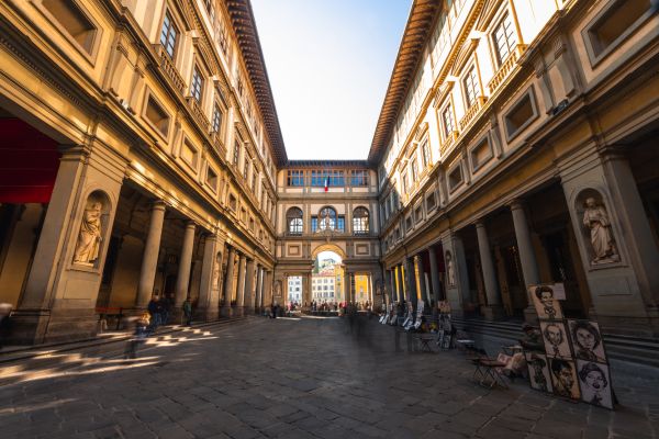 La Galleria degli Uffizi fa boom su Tik Tok con 2,5 mln di cuori