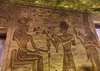 Ramses II, scoperta la metà mancante della statua del faraone