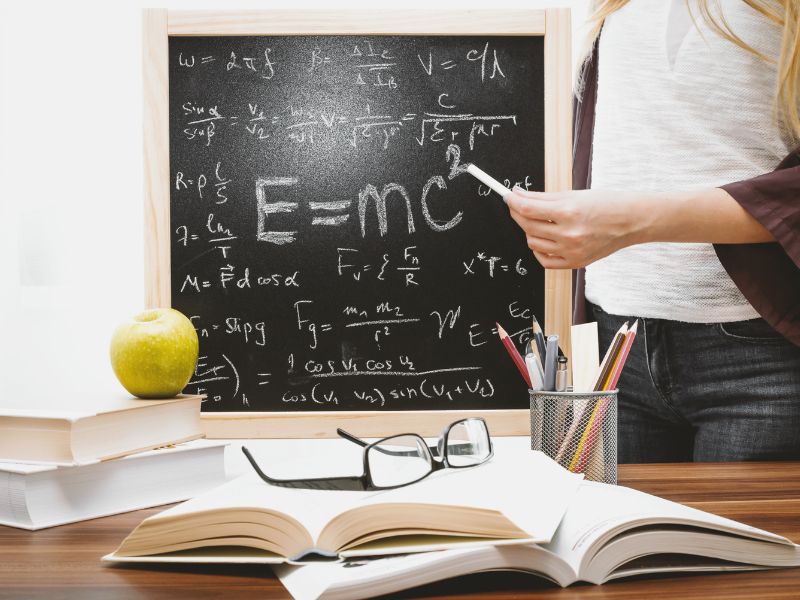 All'asta 4 lettere autografe di Albert Einstein a un collega